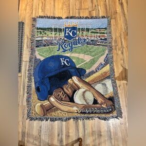 KANSAS CITY ROYALS 43x57 HOME FIELD ADVANTAGE TAPESTRY BLANKET